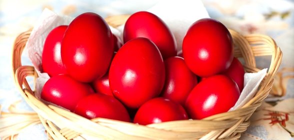 Красные пасхальные яйца