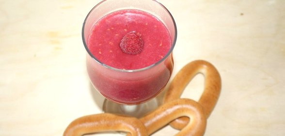 Малиновый кисель с бананом