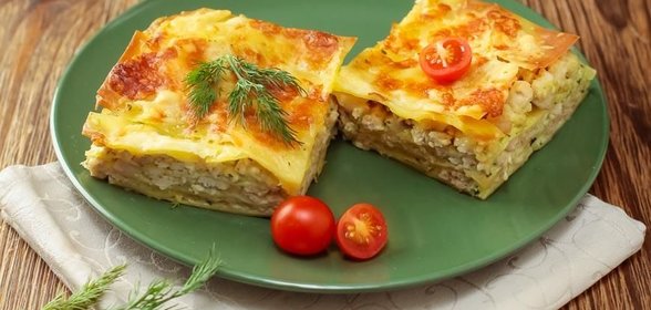 Лазанья с индейкой и соусом песто