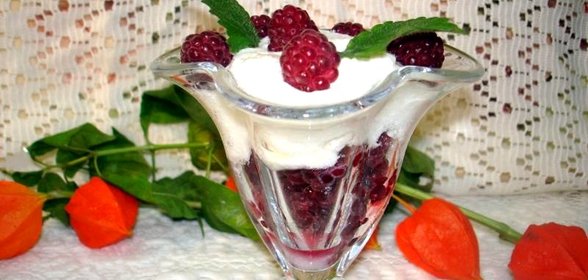 Мусс творожный с малиной