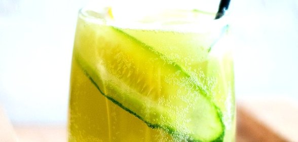 Газированный огуречный лимонад