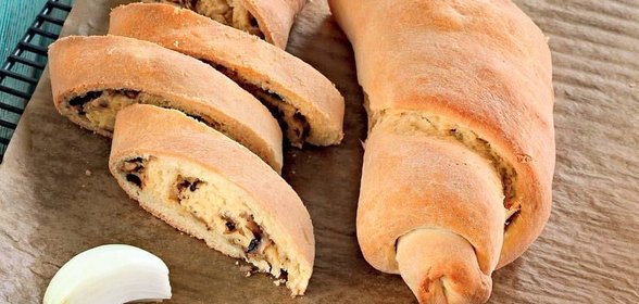 Воздушный рулет с грибами