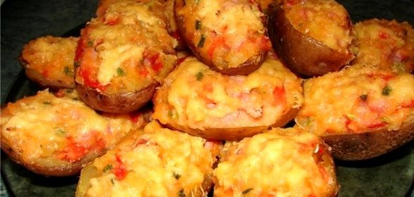 Фаршированный картофель с плавленным сыром и копченостями