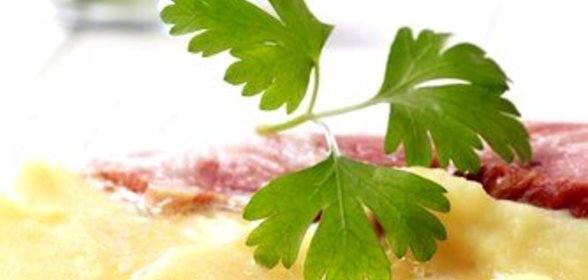 Картофельное пюре с белым чеддером и чесноком