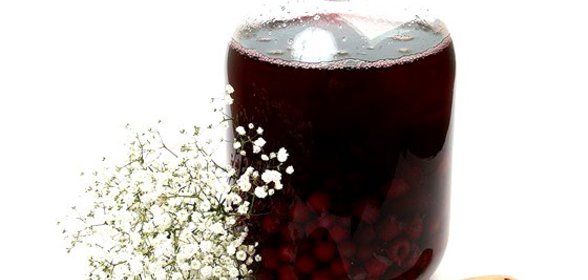 Ягодный компот с грушами