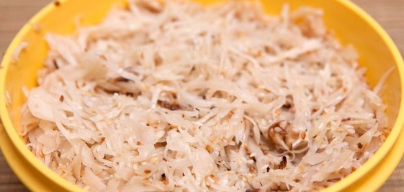 Восточный капустный салат