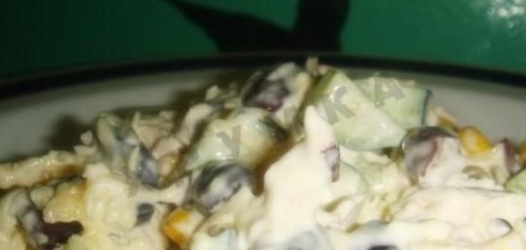 Фасолевый салат с курицей