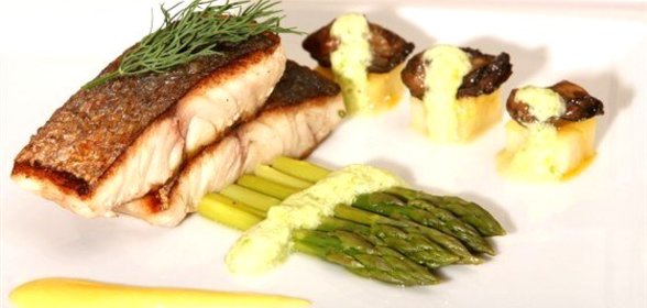 Форель с орехами