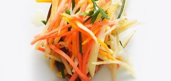 Салат с брюквой, яблоком и тыквой