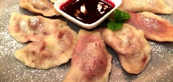 Постные вареники с вишней