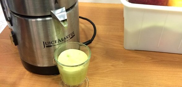 Зеленый сок с капустой