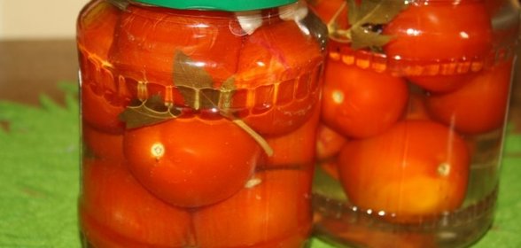 Медовые маринованные помидоры с базиликом на зиму
