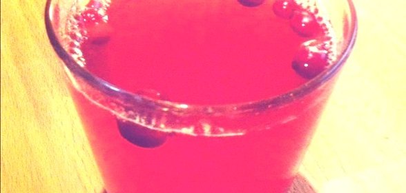 Безалкогольный пунш из клюквы