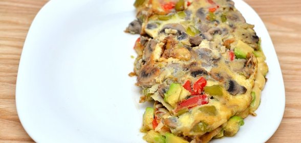 Омлет с сыром и овощами