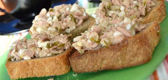 Тосты с рыбой