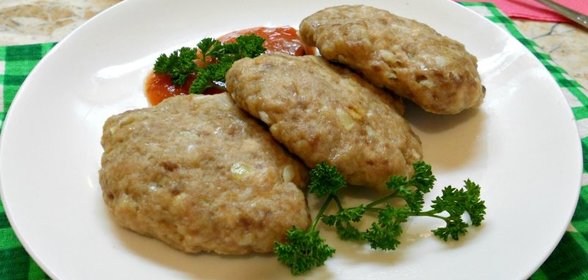 Котлеты из смешанного фарша в микроволновке