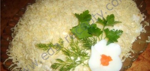 Салат с фасолью сыром и курицей