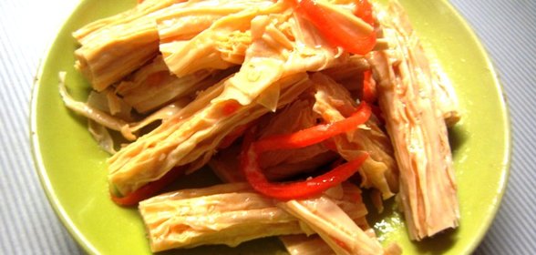 Спаржа с морковью по‑корейски