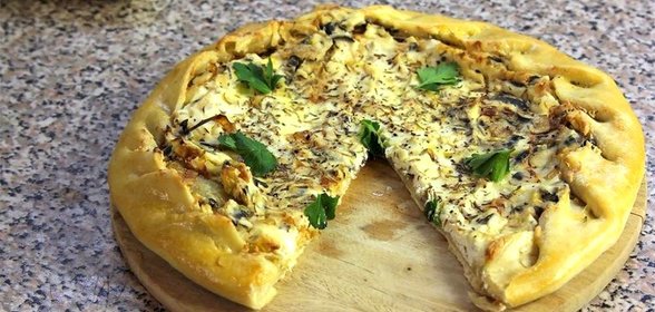 Необычайно вкусный пирог с козьим сыром