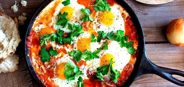 Шакшука (яичница с помидорами)