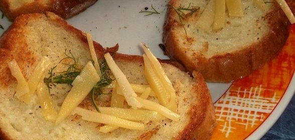 Гренки по‑итальянски с сыром и укропом