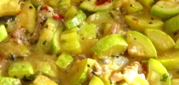 Овощное рагу с курицей и грибами