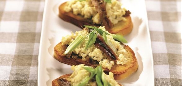 Тосты с анчоусами