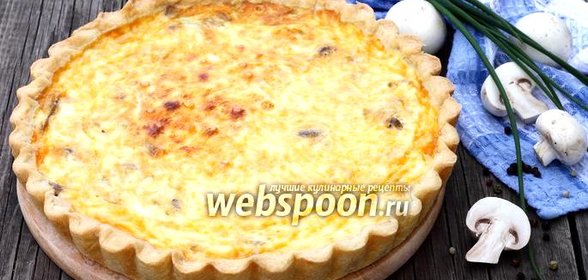 Открытый пирог с грибами и сыром