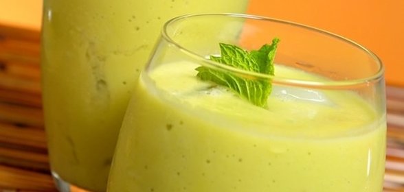Банановый смузи с базиликом
