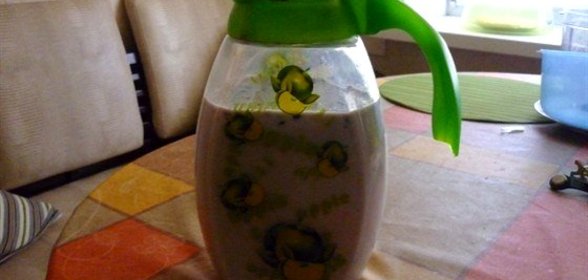 Молочный коктейль с ягодами