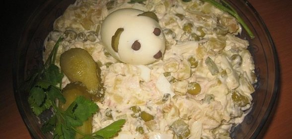 Салат Оливье с курицей