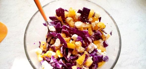 Хрустящий салат с красной капустой