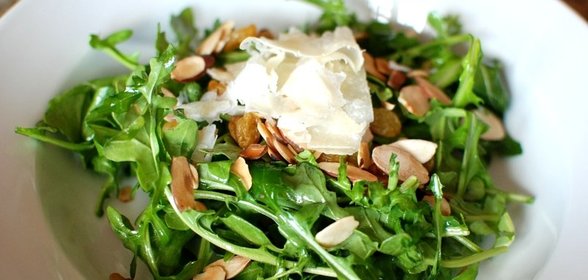 Лимонный салат с рукколой