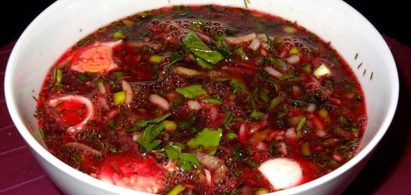 Свекольник с рукколой на квасе