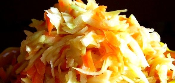 Салат из кольраби и яблок