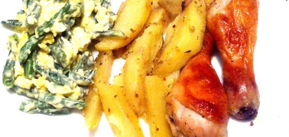 Запеченные куриные ножки с картофелем и прованскими травами