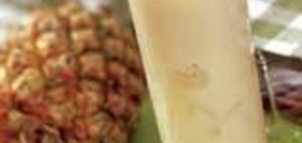 Коктейль из ананаса и кокоса