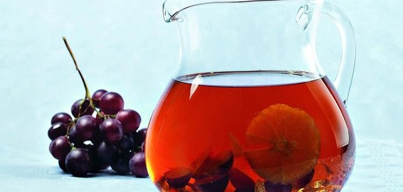 Быстрый компот из винограда, апельсина и зеленого чая