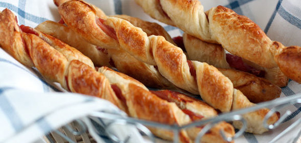 Слоеные палочки с ветчиной