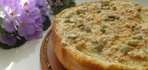 Шарлотка с тыквой и печеньем