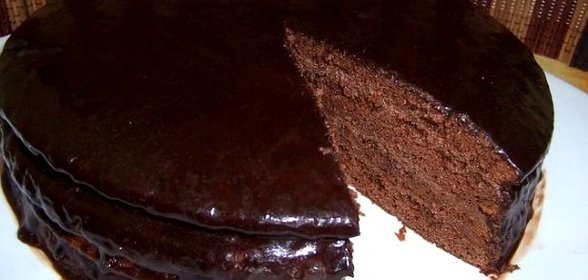 Торт «Прага» с шоколадной глазурью