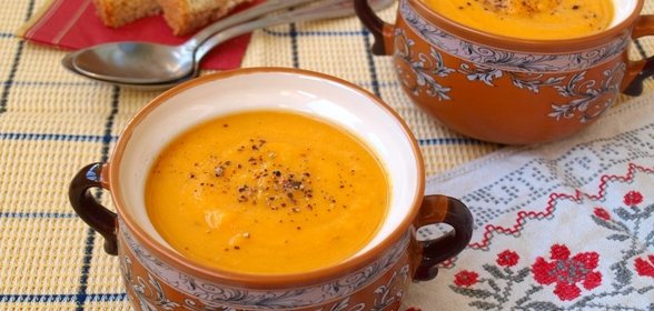 Тыквенно-морковный суп с красной чечевицей