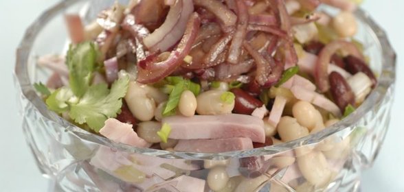 Салат из фасоли с бужениной