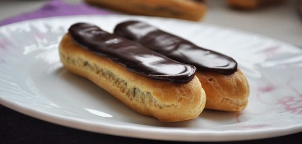 Шоколадные эклеры