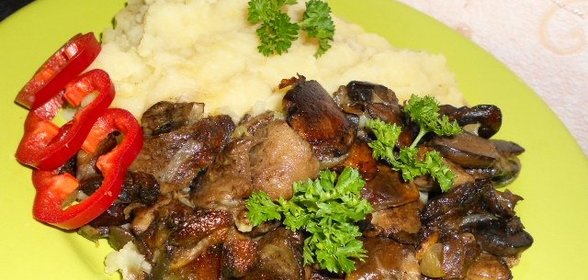 Грибы лесные жареные с луком