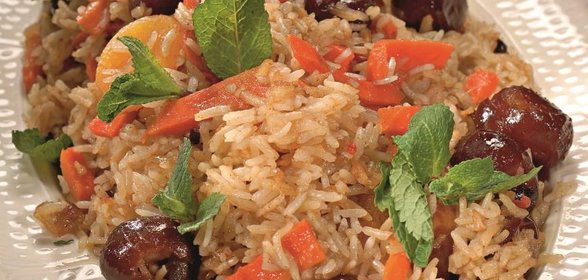 Плов с морковью и сухофруктами