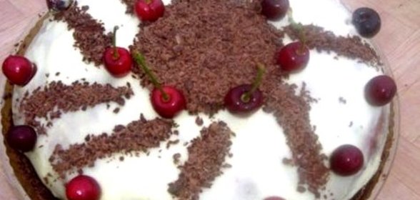 Быстрый бисквитный торт со сметанным кремом