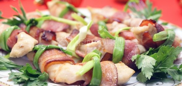 Рулетики из курицы в беконе