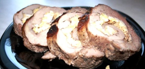 Мясной рулет с сыром в духовке