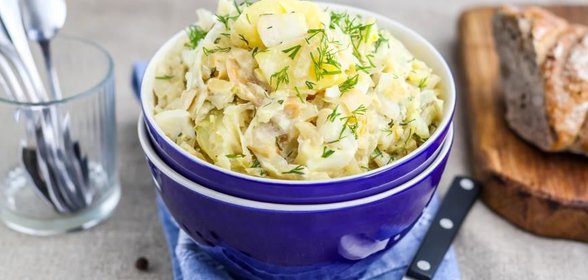 Рагу из капусты со сливками и яйцами